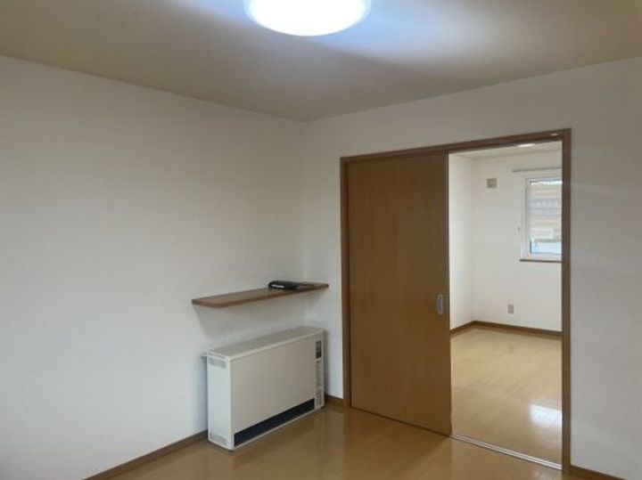 Poudrier Vertuの居間