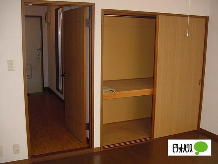 オリンピア原の内装