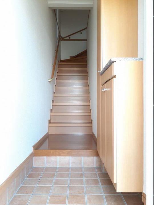 千葉県富里市七栄(アパート)の賃貸物件の玄関