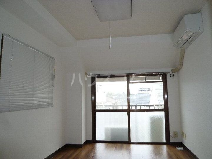 ホスピタリテ市川北の居間