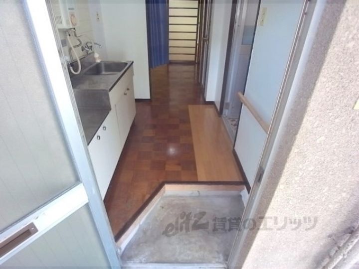 コーポ鳳瑞の玄関