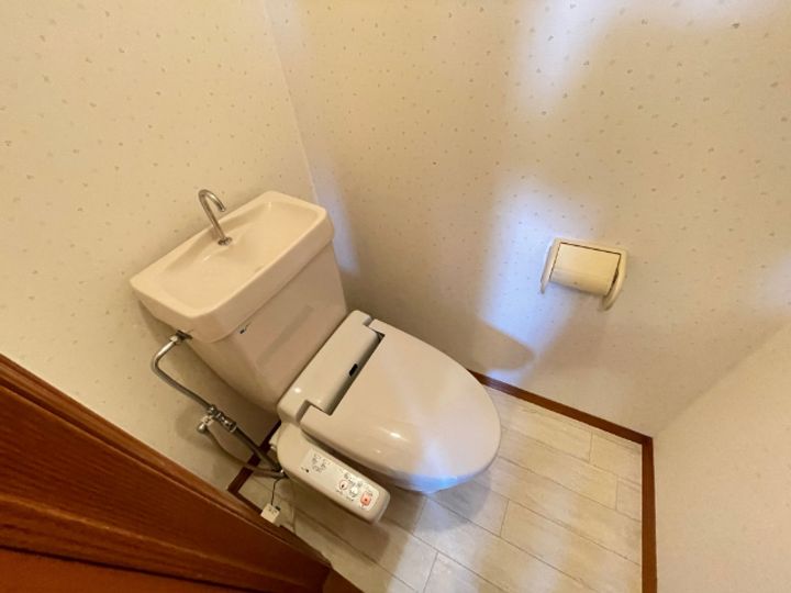 ヒルズ城前の内装