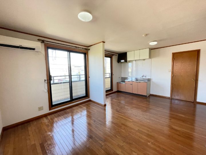 ヒルズ城前の居間