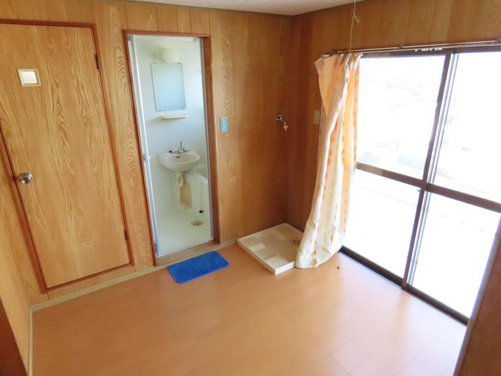 松島アパートの居間