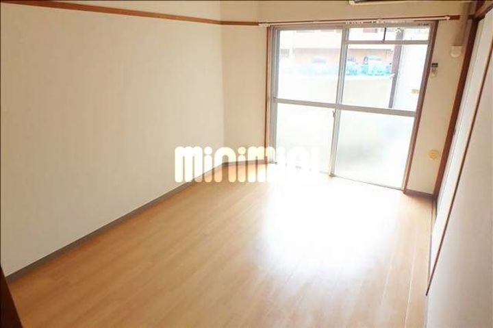 ドミール昭和の居間