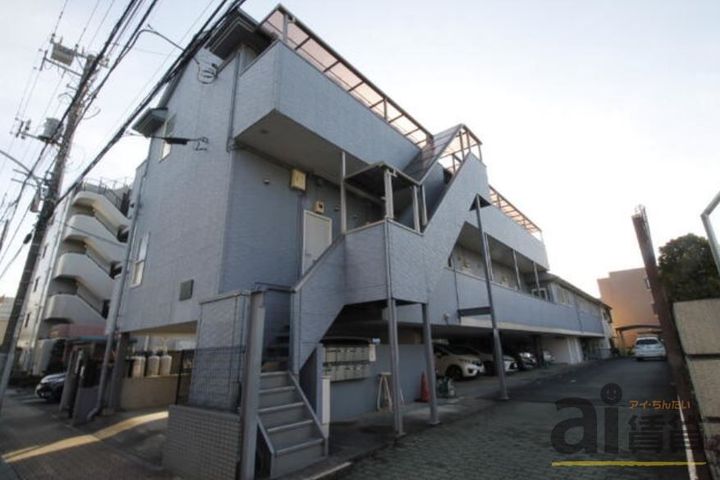 東京都三鷹市北野2の賃貸アパートの外観