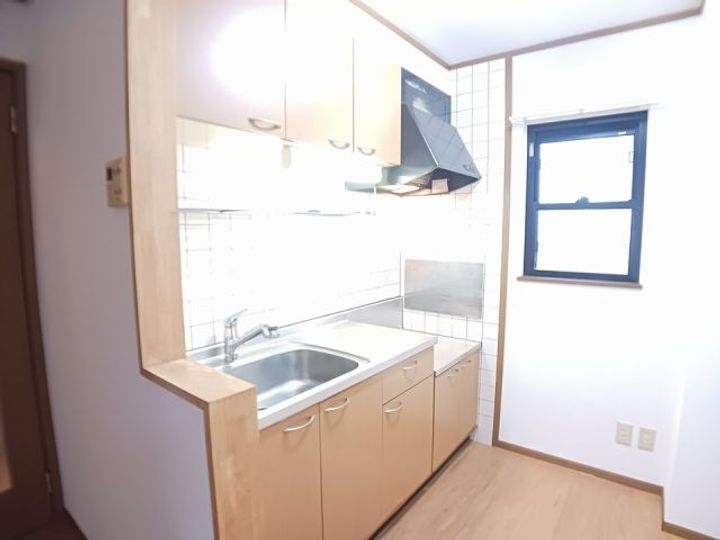 三重県名張市梅が丘南3番町(アパート)の賃貸物件のキッチン