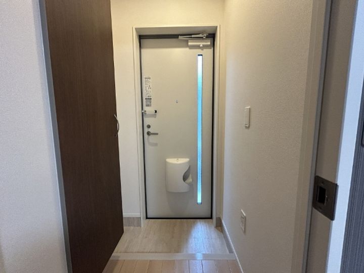 ルヴニール・KATADAの玄関