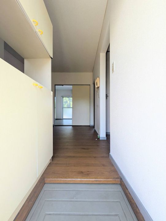 エステートピァ塩澤の玄関