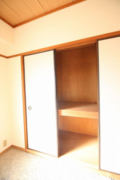 ハイツ新目覚の内装