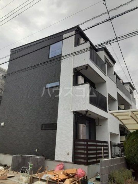 プレシャス東初石の外観