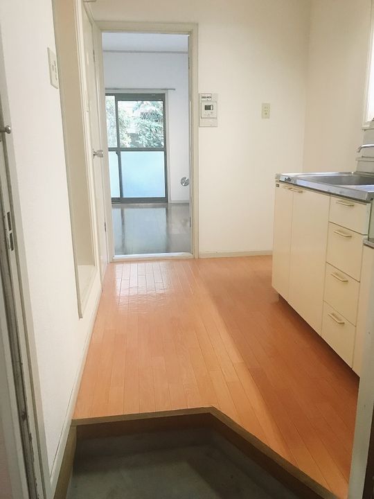 叶ハイツ(女性限定)の玄関