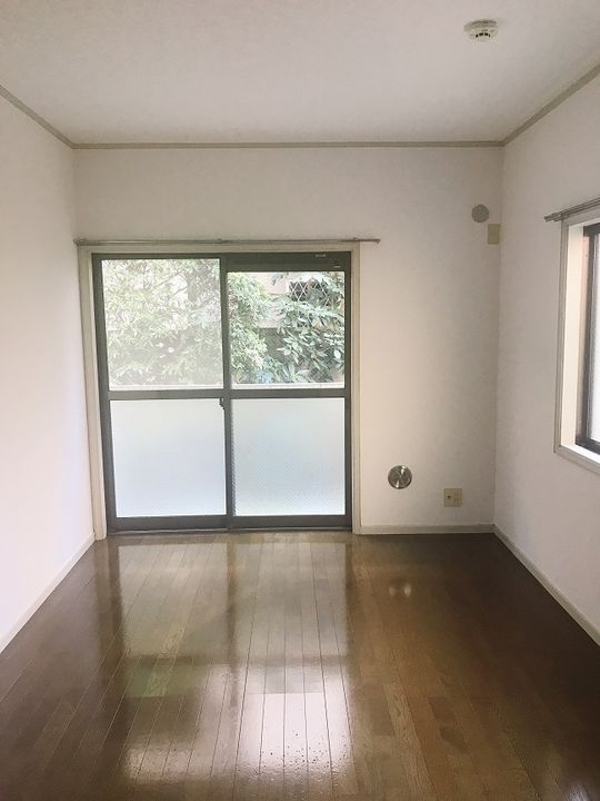 叶ハイツ(女性限定)の居間