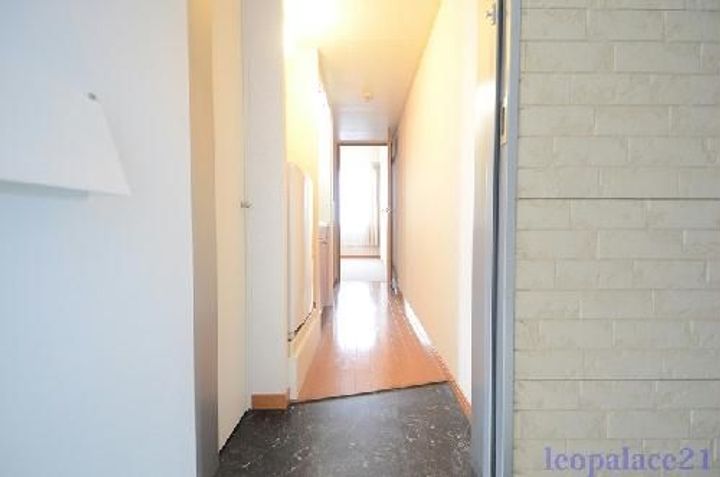 レオパレスリュミエールの玄関