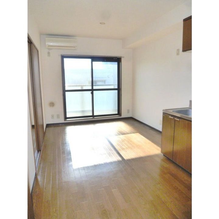 マンションしかのの居間