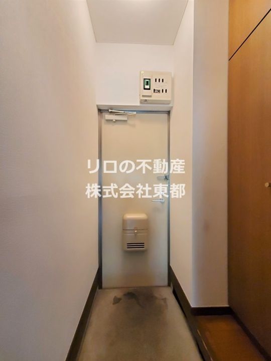 東京都世田谷区給田3(アパート)の賃貸物件の玄関