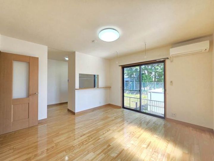 ☆カルティエ六番館の居間