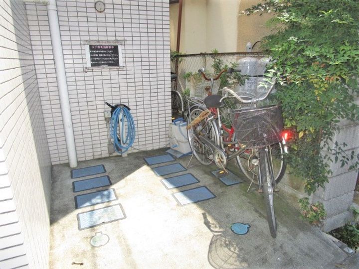 ホワイトハウス新百合ヶ丘の地図