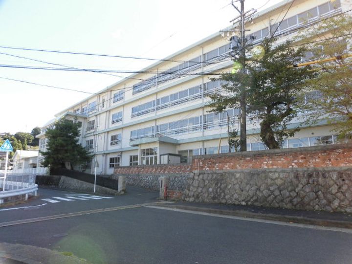 REVEの周辺