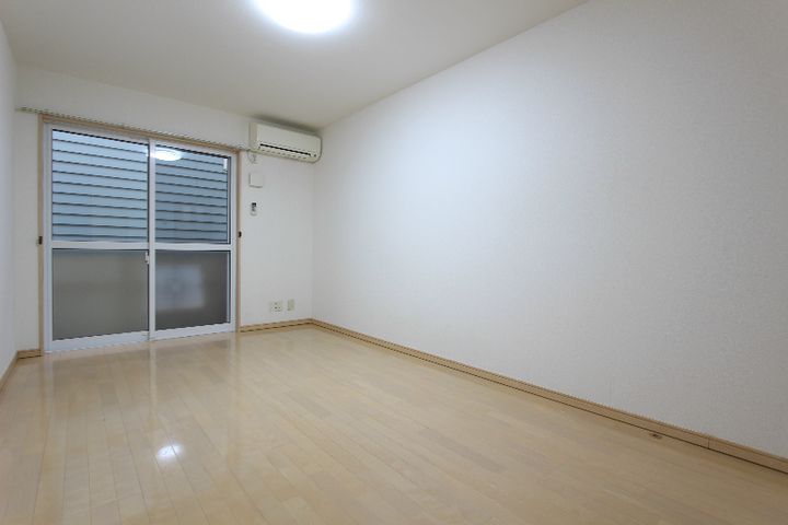 神奈川県茅ヶ崎市美住町(アパート)の賃貸物件の居間