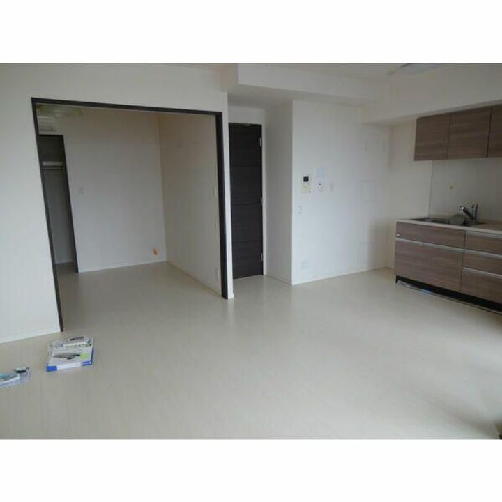 ランドシティ中野新井薬師の居間