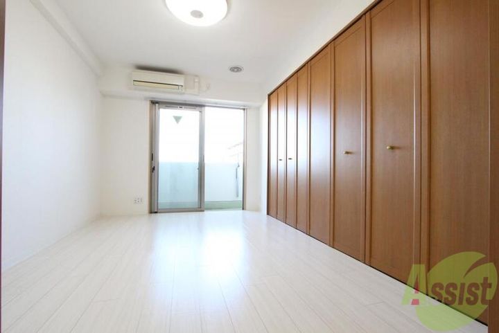 タカマツ神戸駅南通の内装