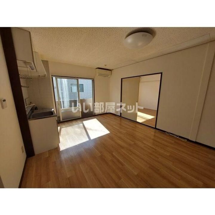 栃木県宇都宮市平松本町(アパート)の賃貸物件の居間