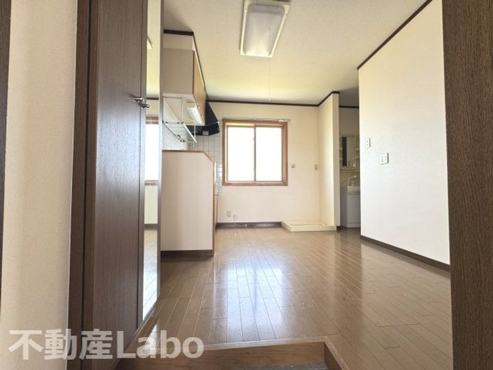 徳島県板野郡松茂町広島字宮ノ前(アパート)の賃貸物件の玄関