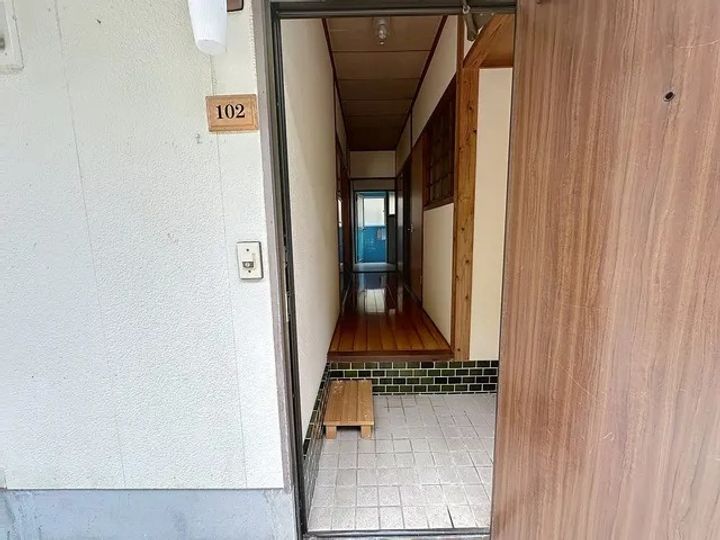 稲毛アパートBの玄関