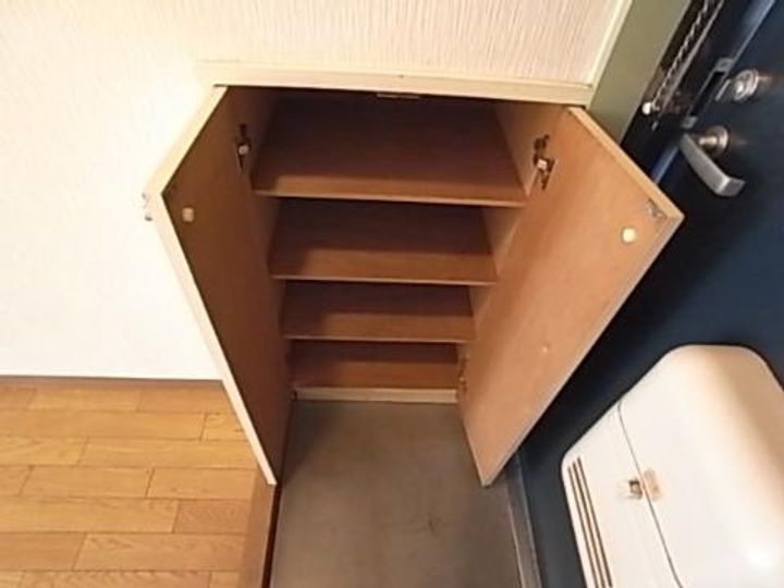ファミティ弐番館の玄関