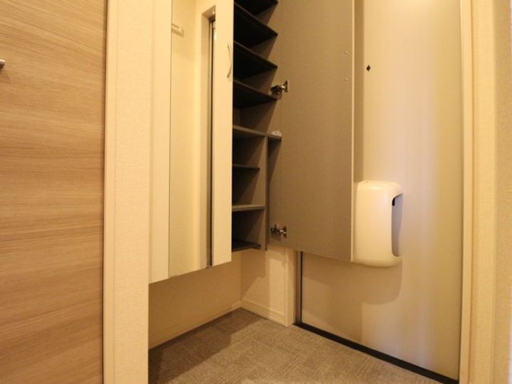 新潟県長岡市寿1(アパート)の賃貸物件の玄関