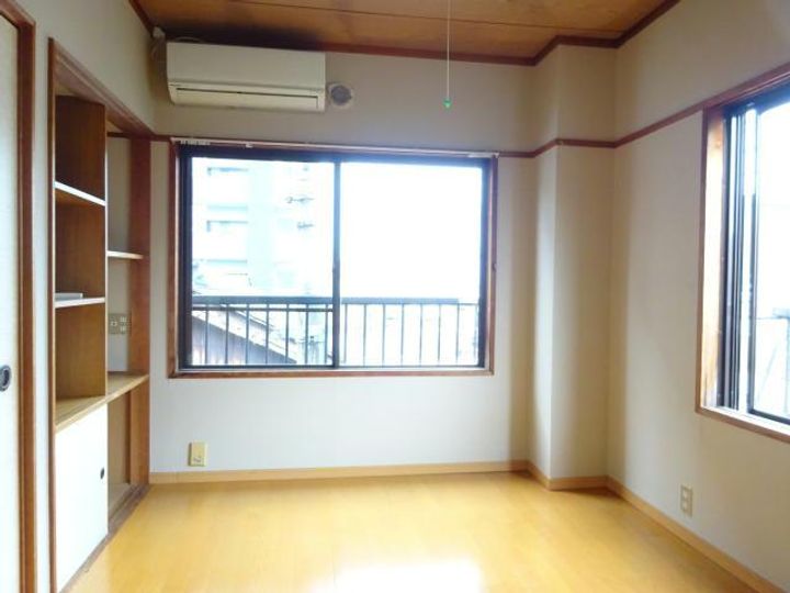 コーポラスゆたかの居間