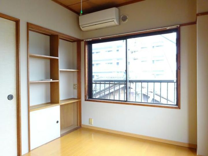 コーポラスゆたかの居間