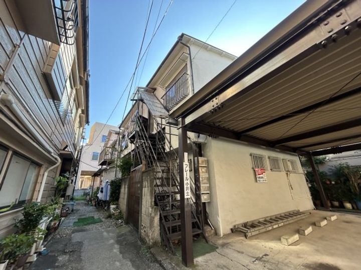 フレール小井土IIの外観