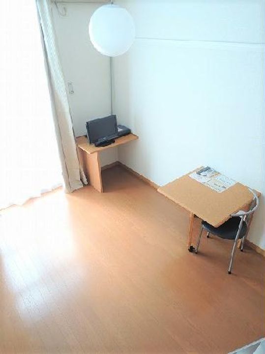 レオパレス165の居間