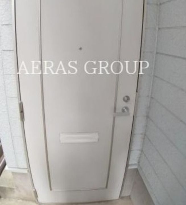 ハイツぴのの玄関