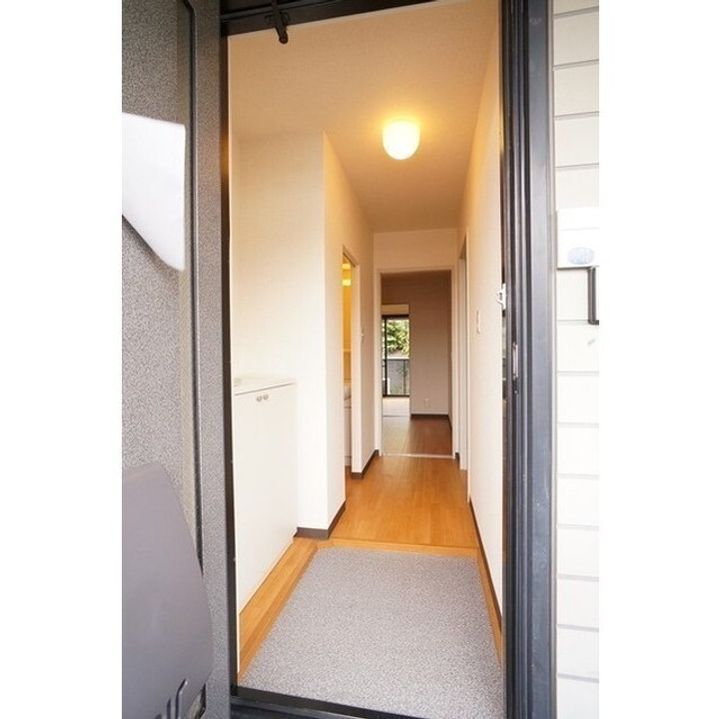 サンライズ元久保の玄関