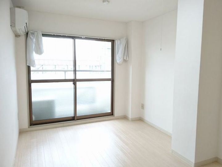 ブレスト北之庄Vの居間