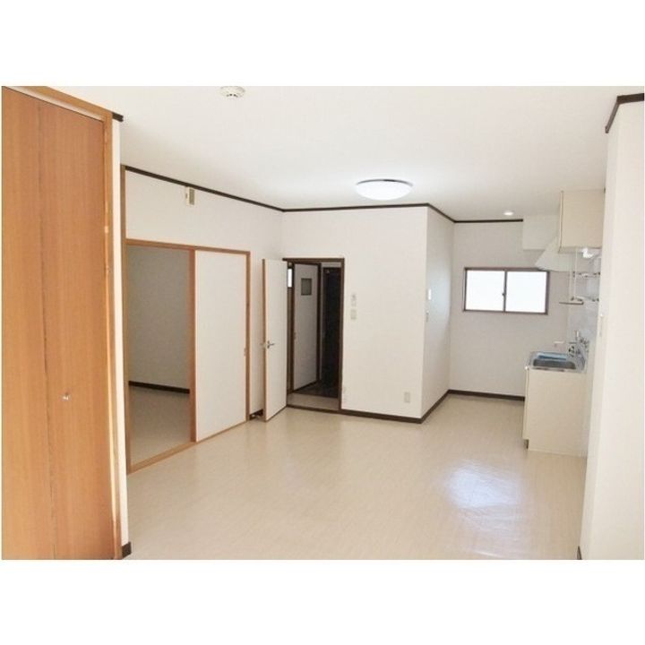 静岡県田方郡函南町間宮(マンション)の賃貸物件の居間