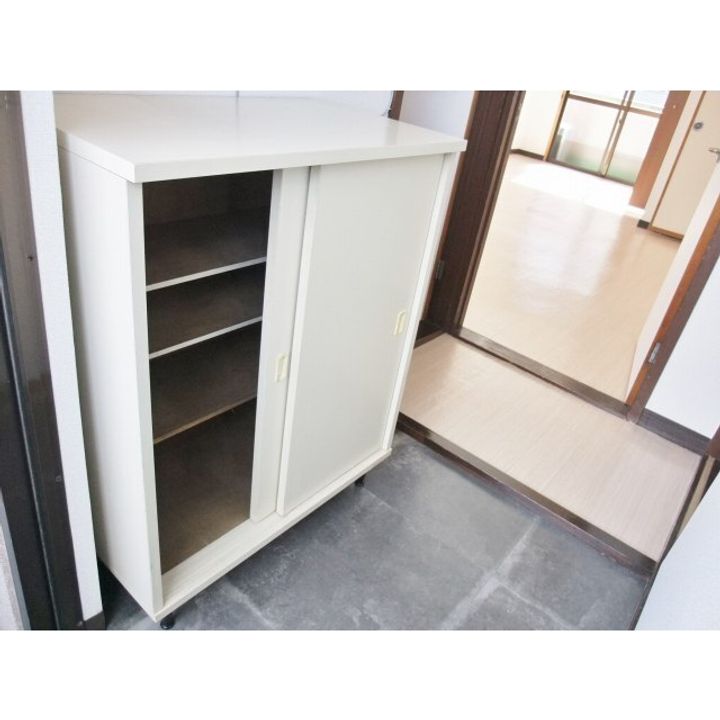 静岡県田方郡函南町間宮(マンション)の賃貸物件の玄関