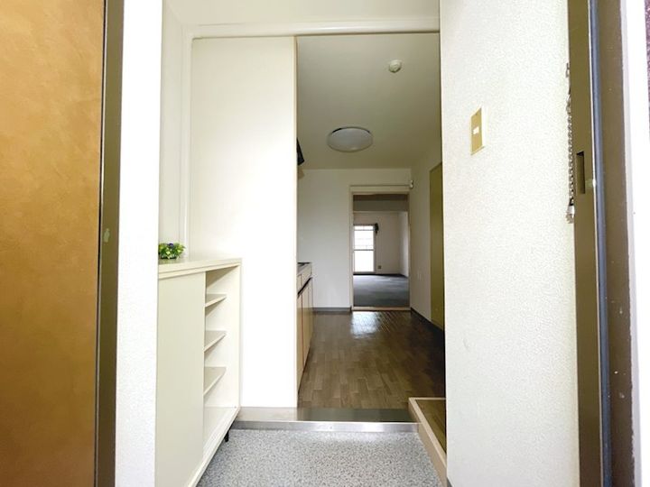 エクセレントハイツの玄関