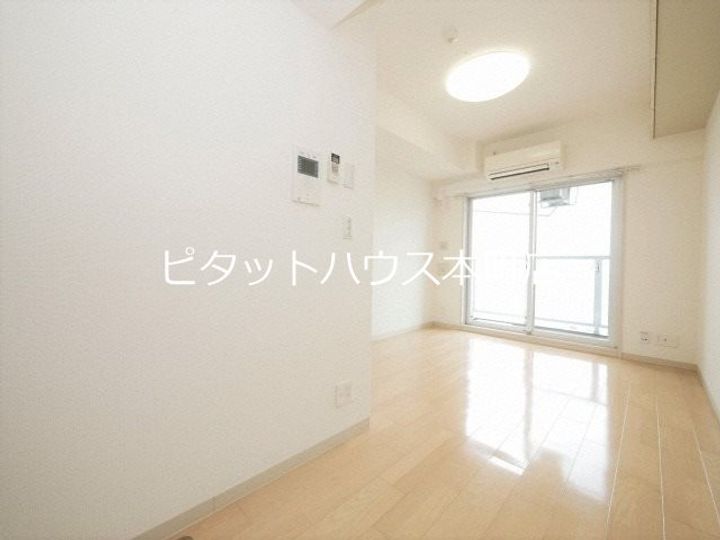 大阪府大阪市北区長柄東3(マンション)の賃貸物件の居間
