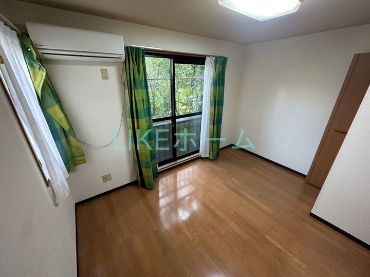 ヴランドール西船の居間