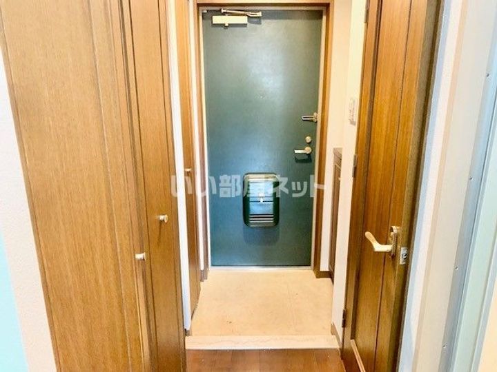 リーガル神戸元町の玄関