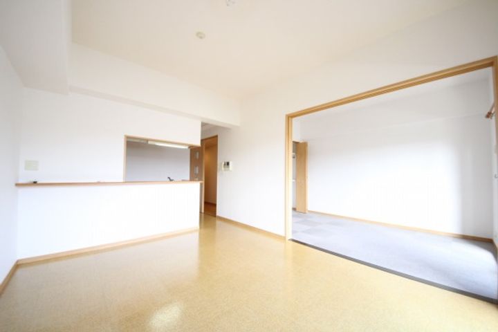 リード大手町の居間