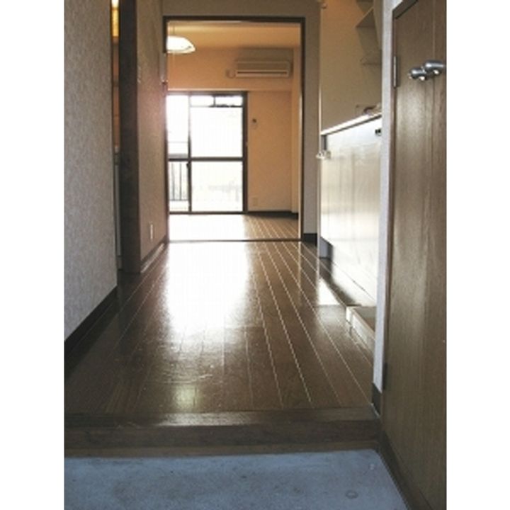ロイヤルハイツ・笠の玄関