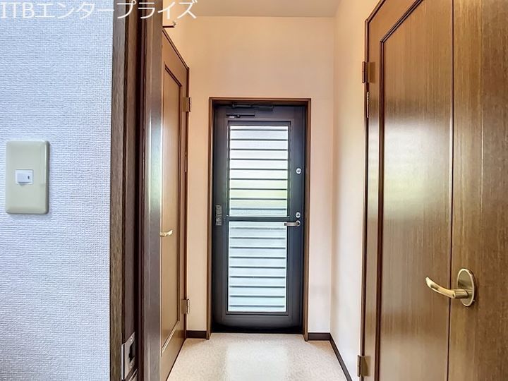 静岡県浜松市中央区入野町(一戸建)の賃貸物件の玄関