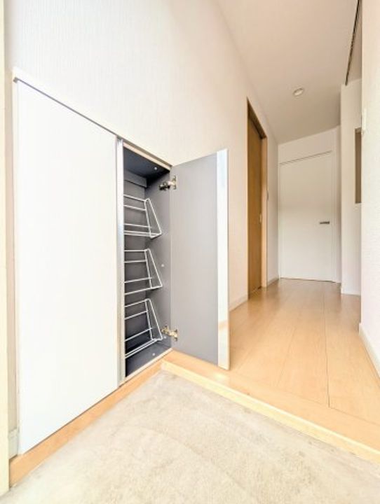 青木ハイツAの玄関