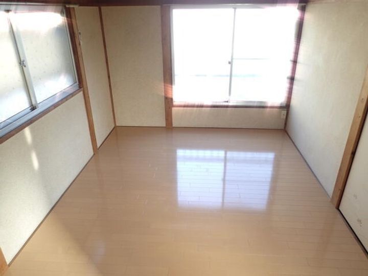 山下荘の居間