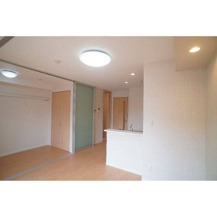 ミーム江木・IIの居間